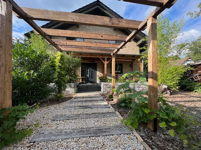 Pergola Vorgarten
