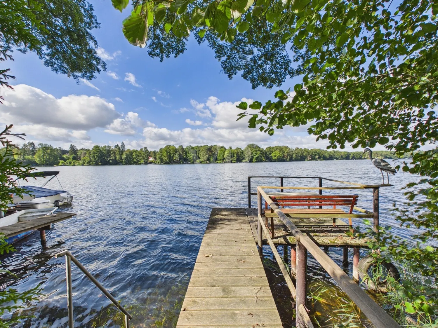 Blick von der Steganlage auf den Motzener See
