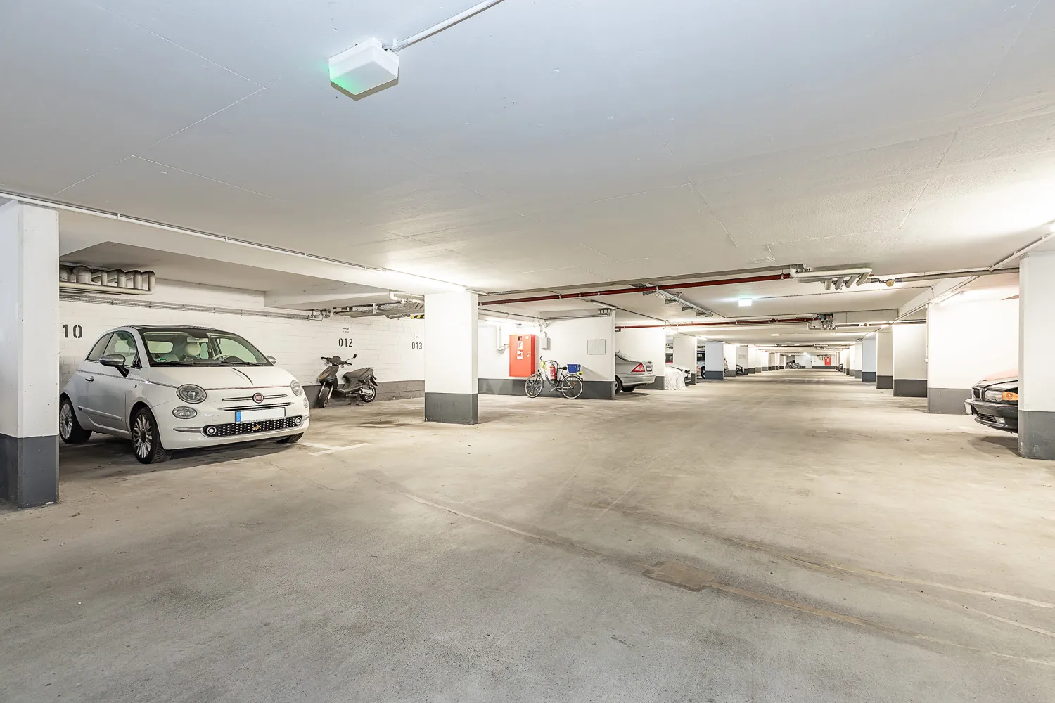 Tiefgarage (2 Stellplätze verfügbar)