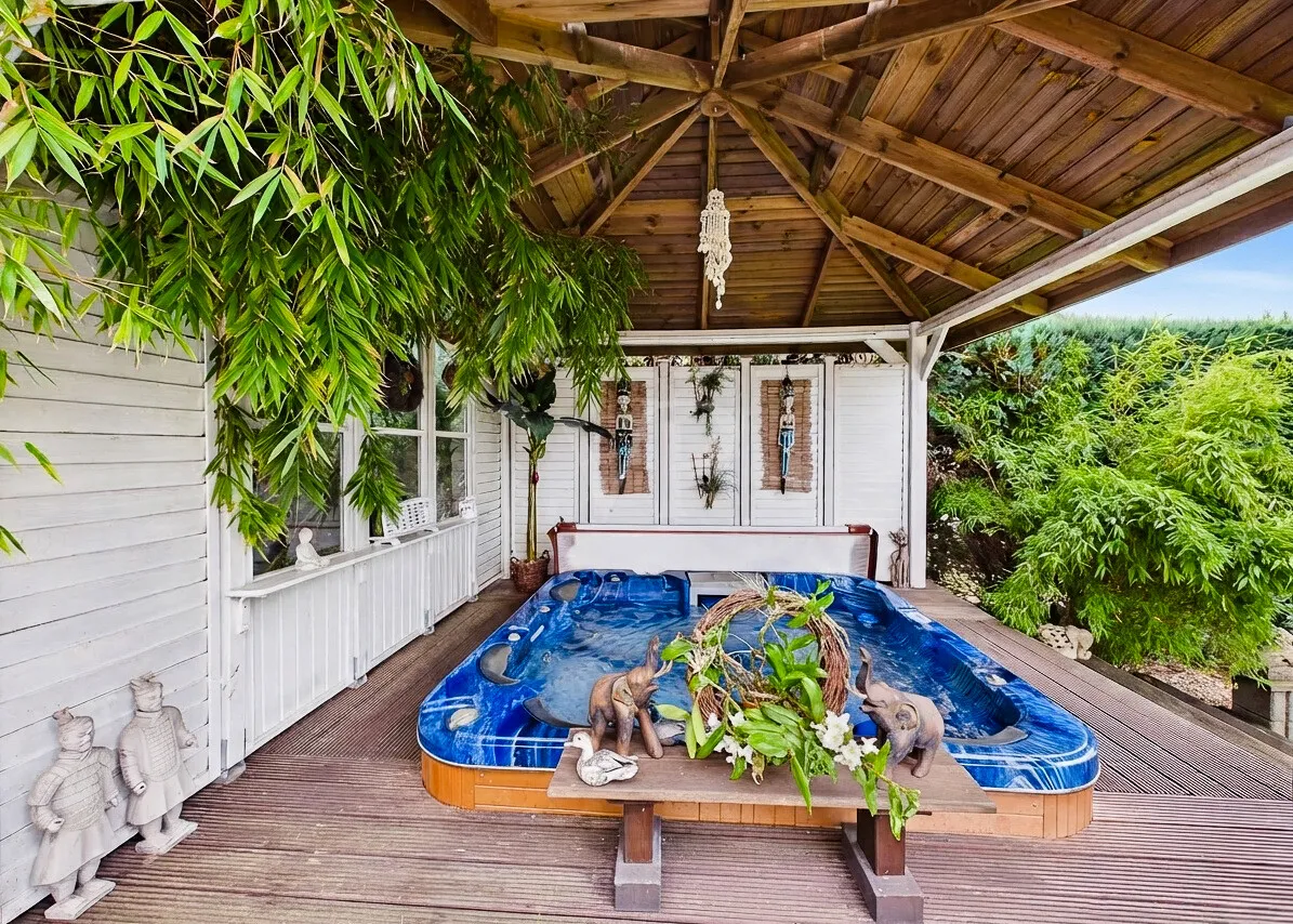 Jacuzzi