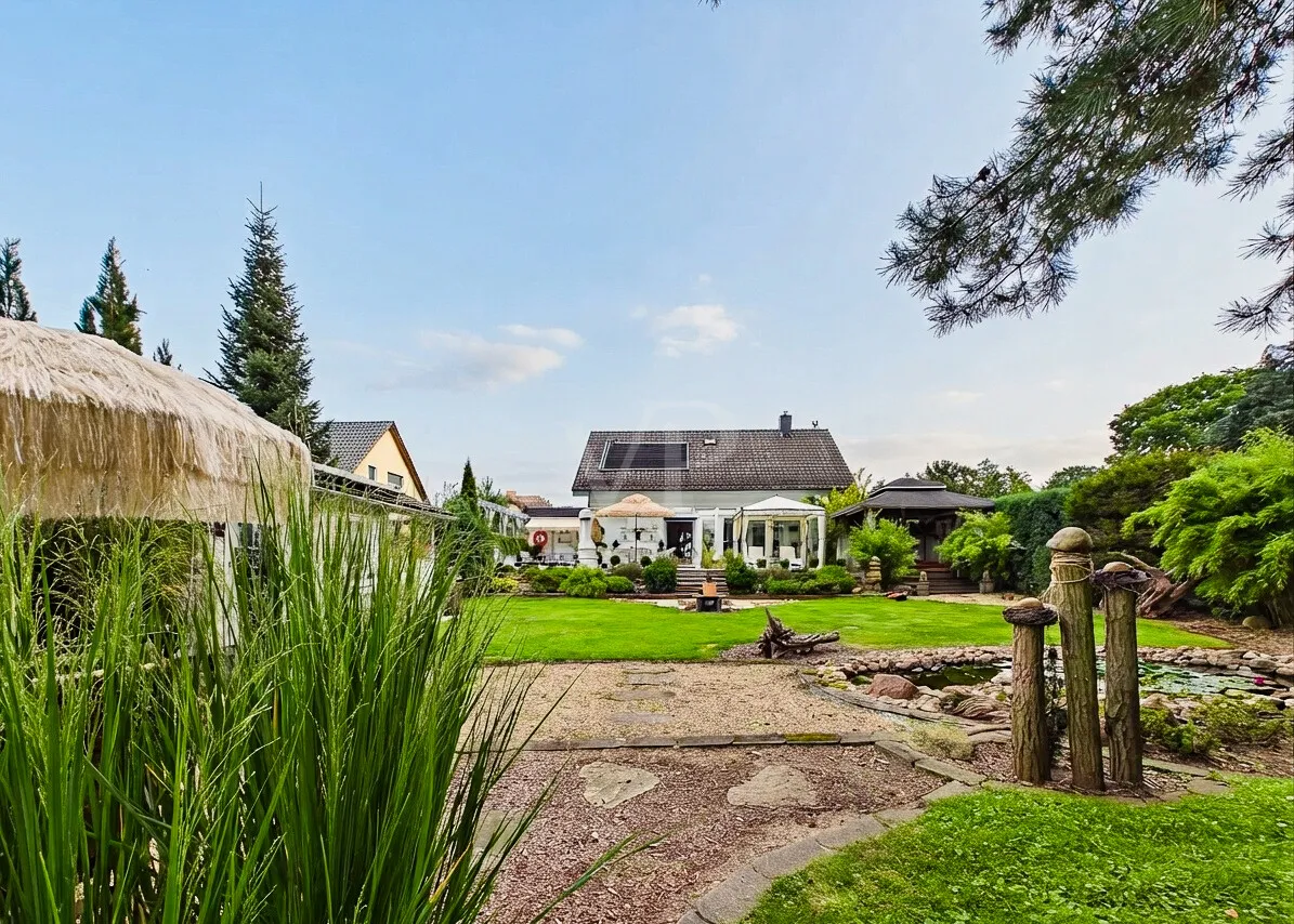 Hausansicht Garten