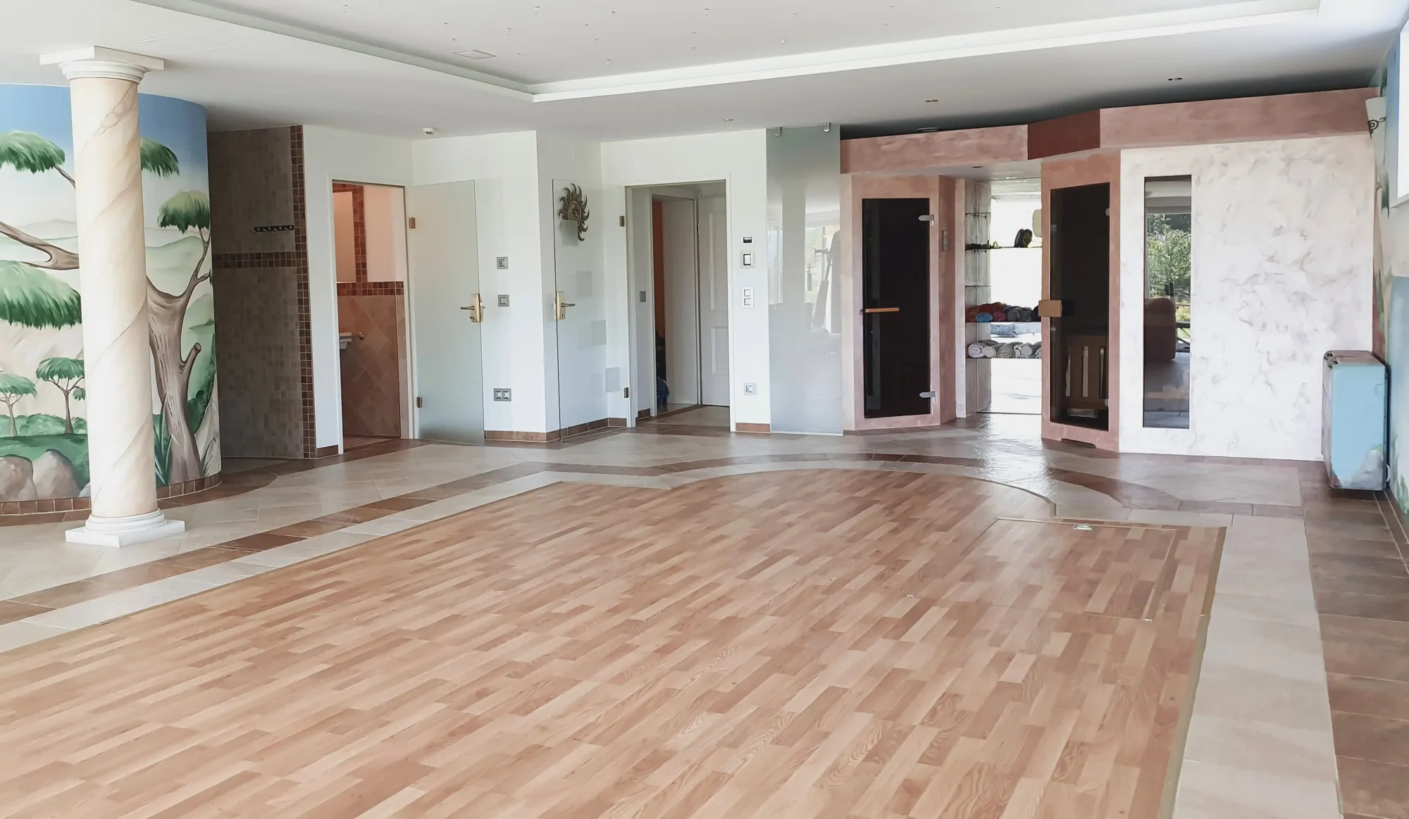 Wellnessoase mit Indoor-Pool