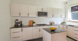 von_poll_real_estate_property_MR2024W1101_image_4