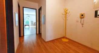 von_poll_real_estate_property_MR2025W0403_image_8