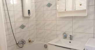 von_poll_real_estate_property_MRCG2025W0501_image_6