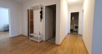 von_poll_real_estate_property_MRCG2025W0501_image_5