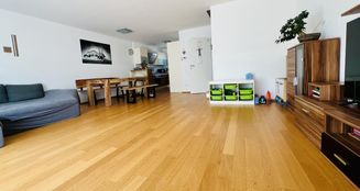 von_poll_real_estate_property_KK01052025_image_2