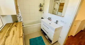 von_poll_real_estate_property_KK01052025_image_9