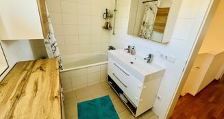 von_poll_real_estate_property_KK01052025_image_9