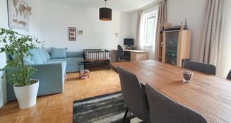 von_poll_real_estate_property_MR2025W0701_image_0