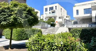 von_poll_real_estate_property_KK01072025_image_0