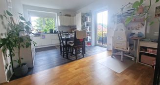 von_poll_real_estate_property_CG003M060825_image_2