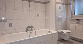 von_poll_real_estate_property_AM-19112025_image_9