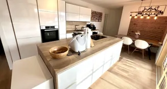 von_poll_real_estate_property_KK24112025_image_1