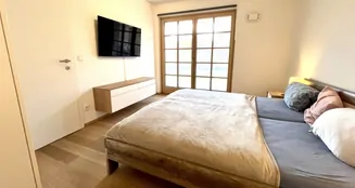 von_poll_real_estate_property_KK24112025_image_4