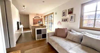 von_poll_real_estate_property_KK24112025_image_2