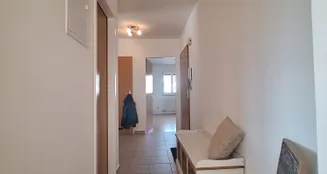 von_poll_real_estate_property_AMKK-21012026_image_5