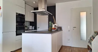 von_poll_real_estate_property_AM-5112025_image_1