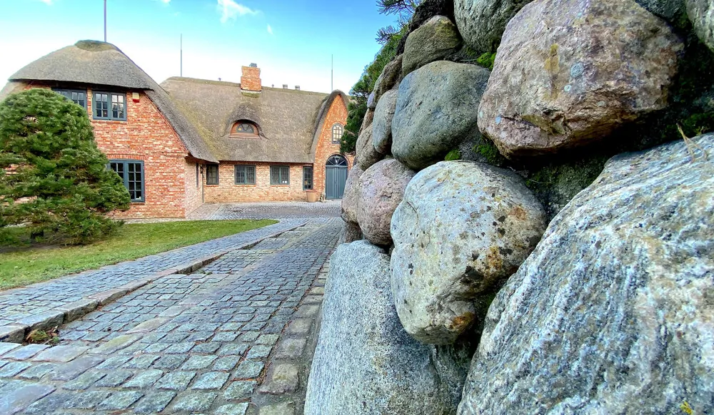 EXKLUSIV - Einzelhaus auf großem Grundstück am Watt