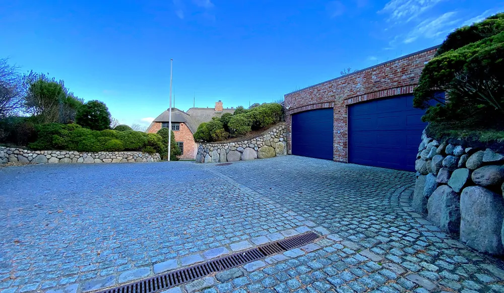 EXKLUSIV - Einzelhaus auf großem Grundstück am Watt