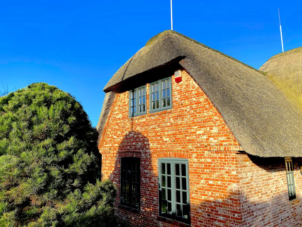 EXKLUSIV - Einzelhaus auf großem Grundstück am Watt