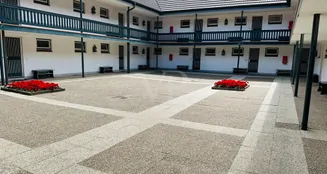 von_poll_real_estate_property_24073030_image_1