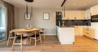 von_poll_real_estate_property_25235019_image_2