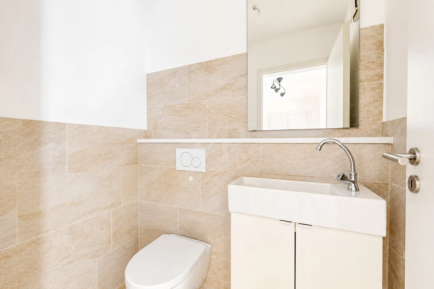 Freie Maisonettewohnung Nebenhaus - Gäste-WC