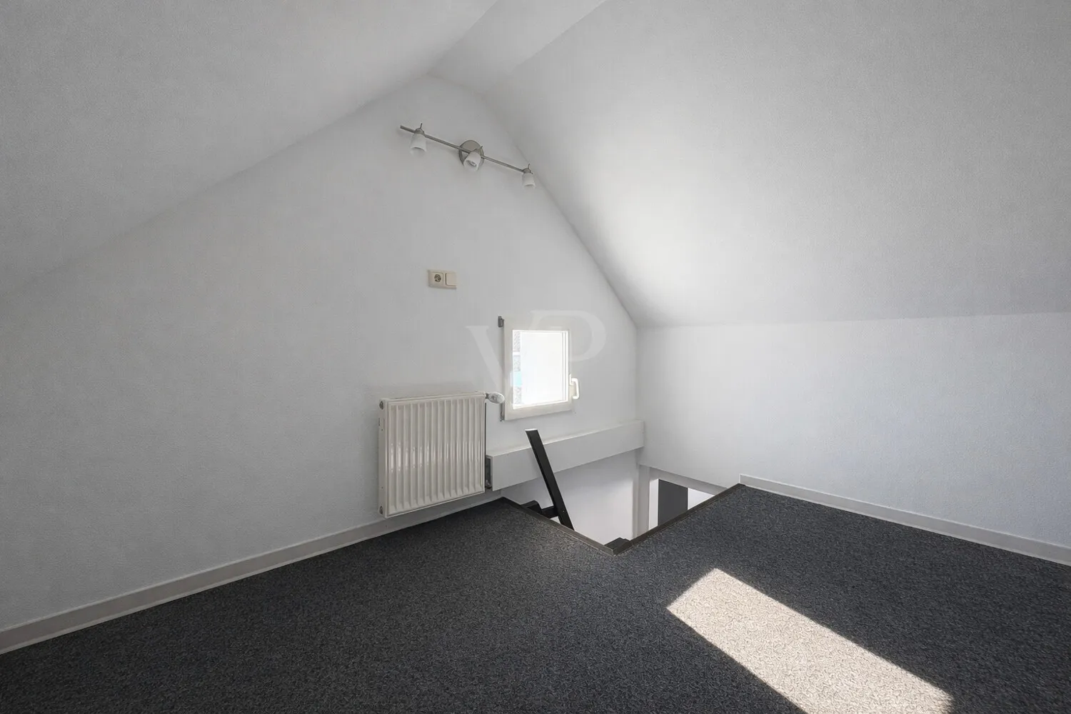 Ausgebauter Dachboden - Wohnung Anbau links