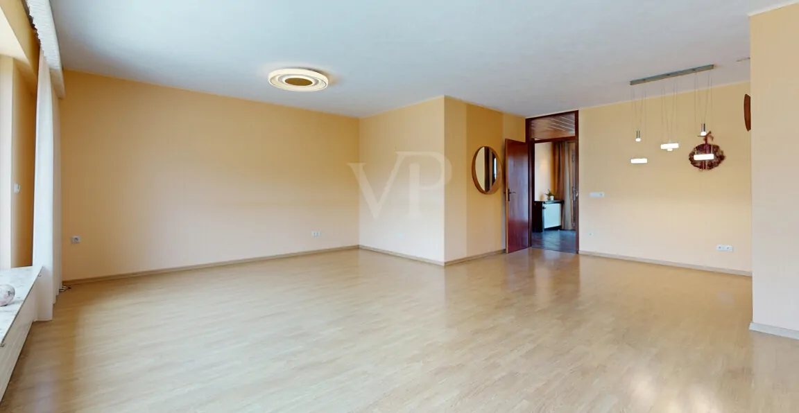 Wohnbereich - mit KI  Möbel entfernt