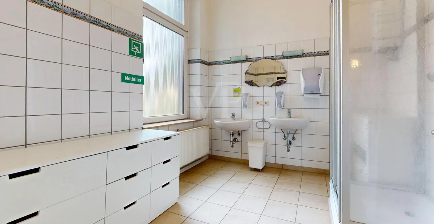 Bad im 1. OG