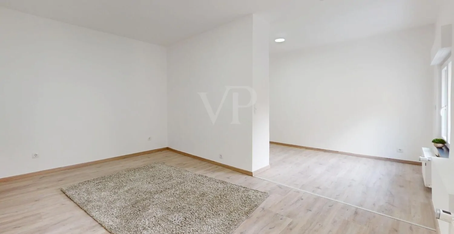 Schlafzimmer mit Ankleidebereich OG