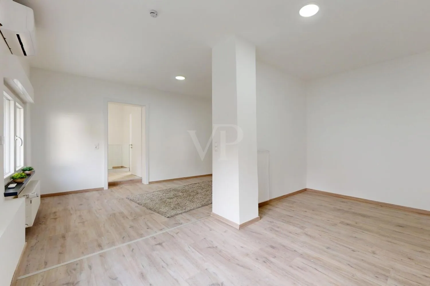 Schlafzimmer mit Ankleidebereich OG