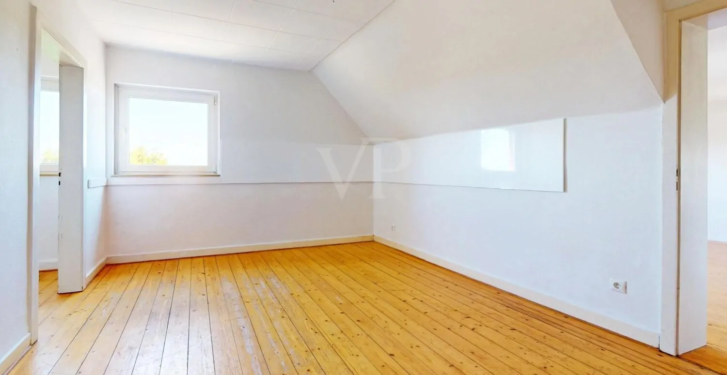 Durchgangszimmer im OG