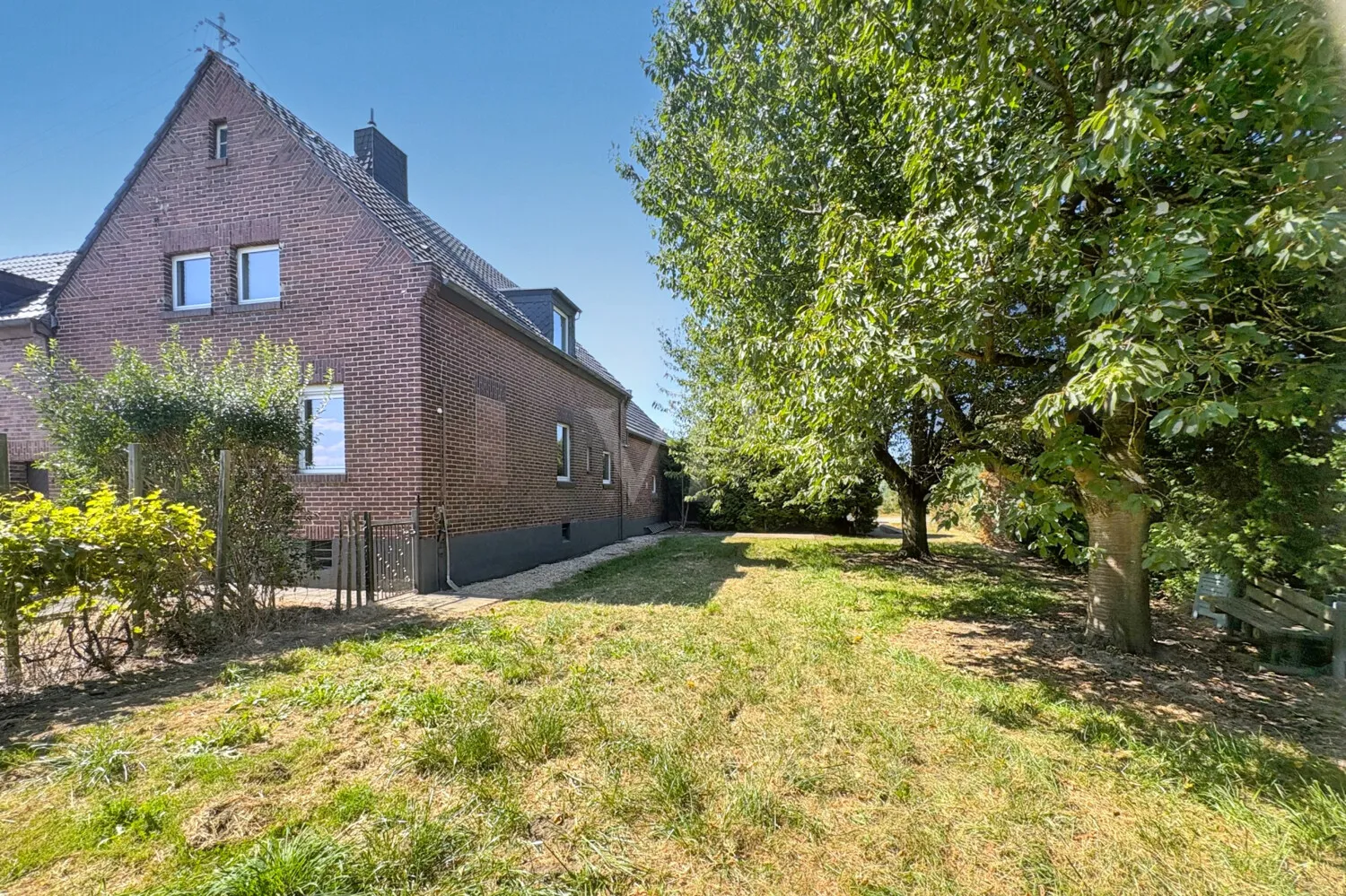 Großzügiger Garten