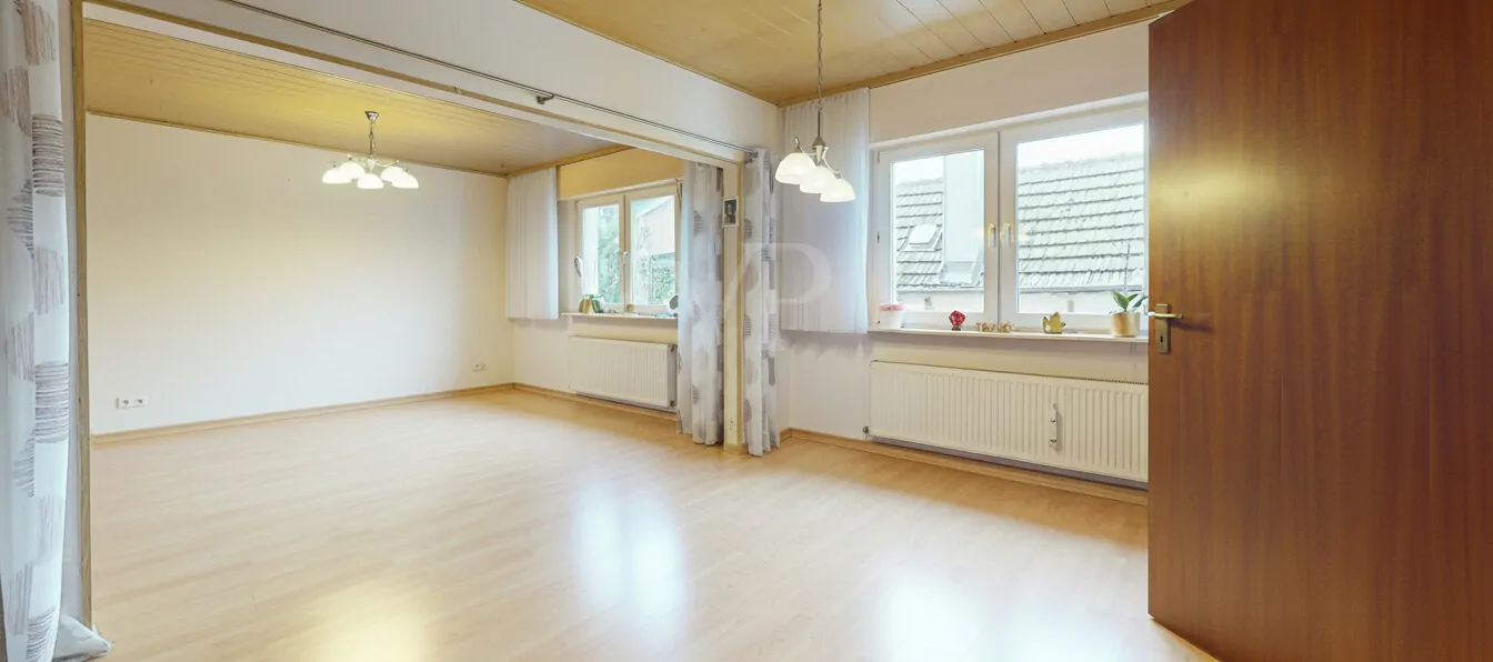 Essbereich - KI-generierte, leergeräumte Darstellung