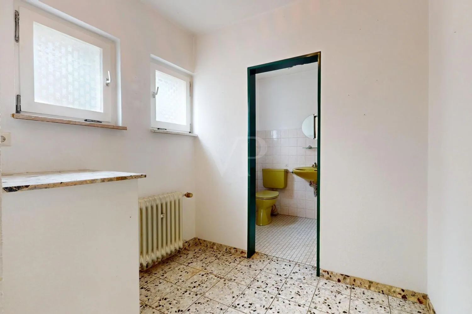 Eingangsbereich mit Blick zum Gäste-WC