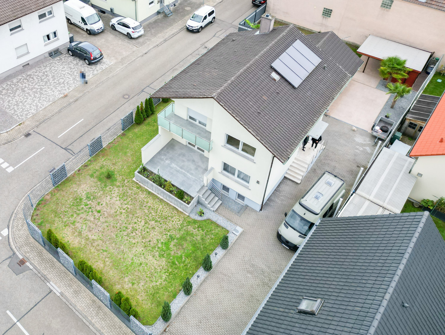 Luftaufnahme Hausansicht mit Solar