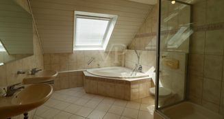 von_poll_real_estate_property_25204021_image_16