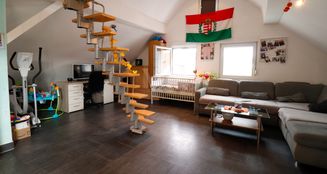 von_poll_real_estate_property_25204030_image_2