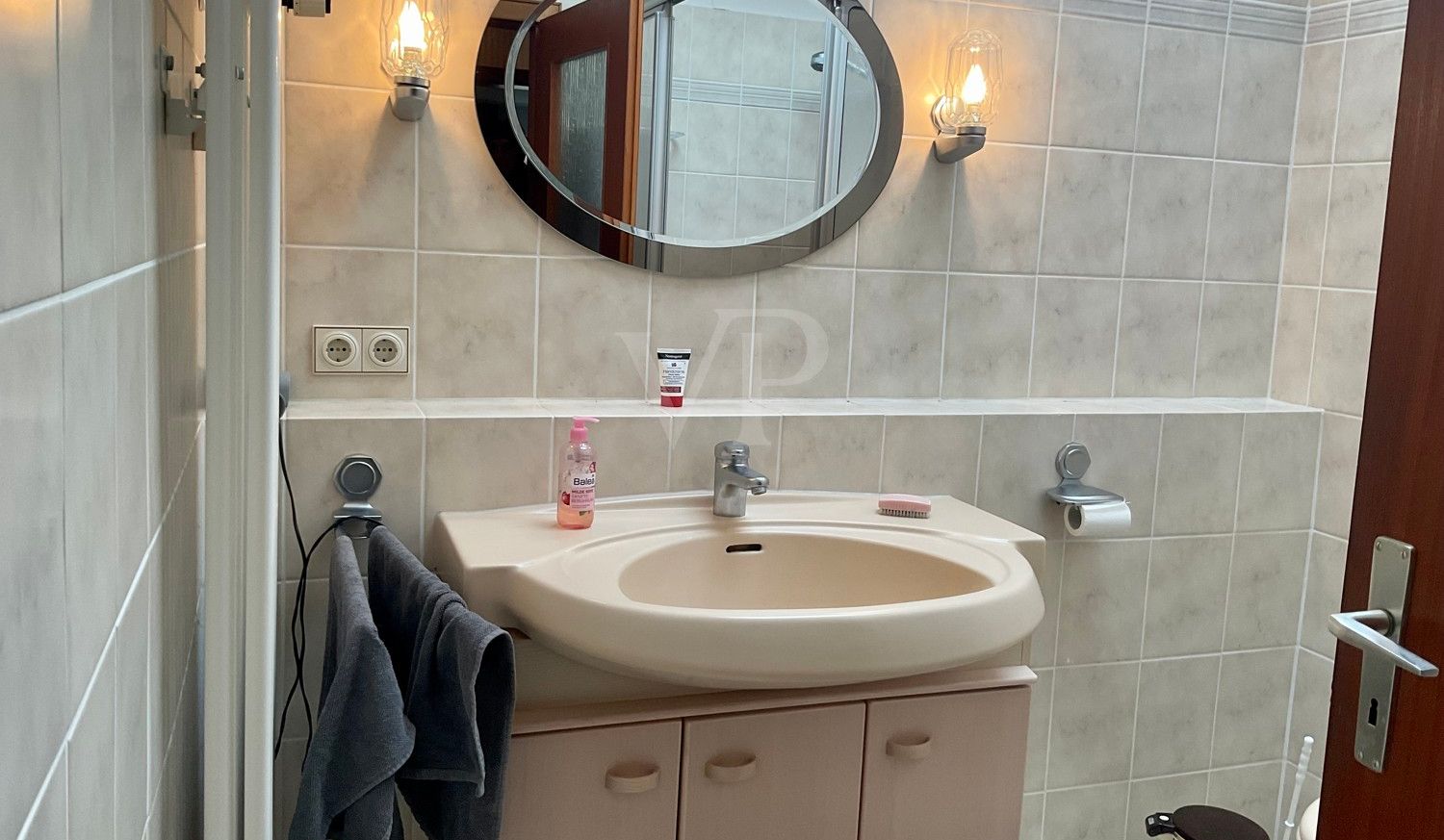 Duschbadezimmer DG