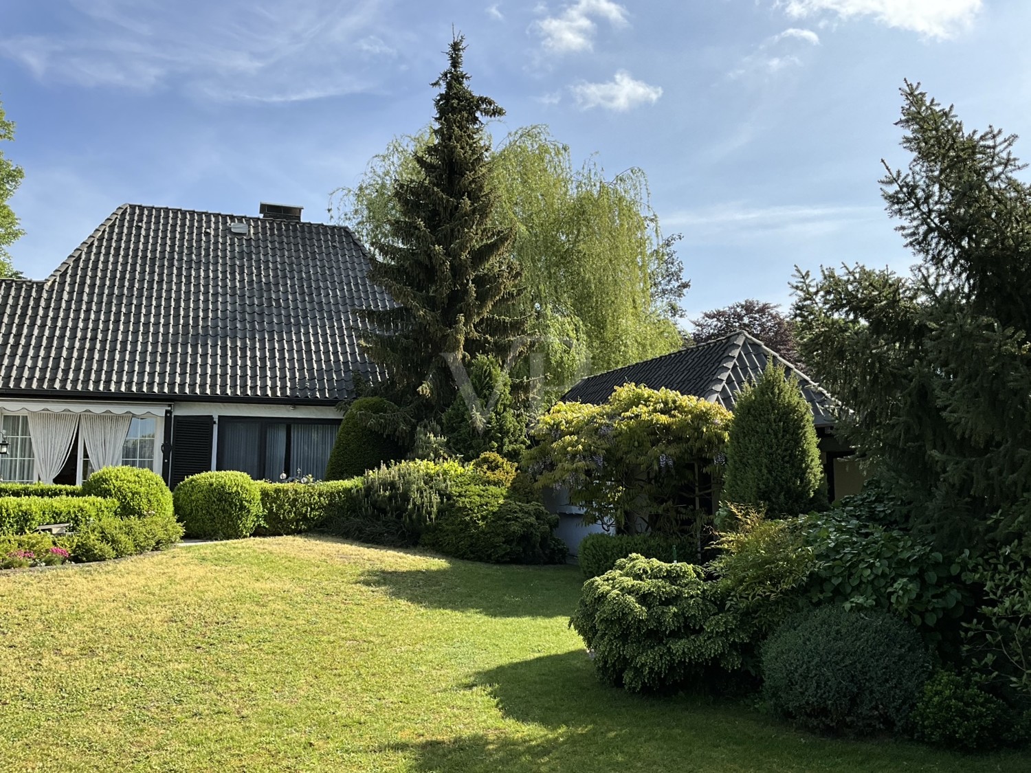 Blick vom Garten aufs Haus