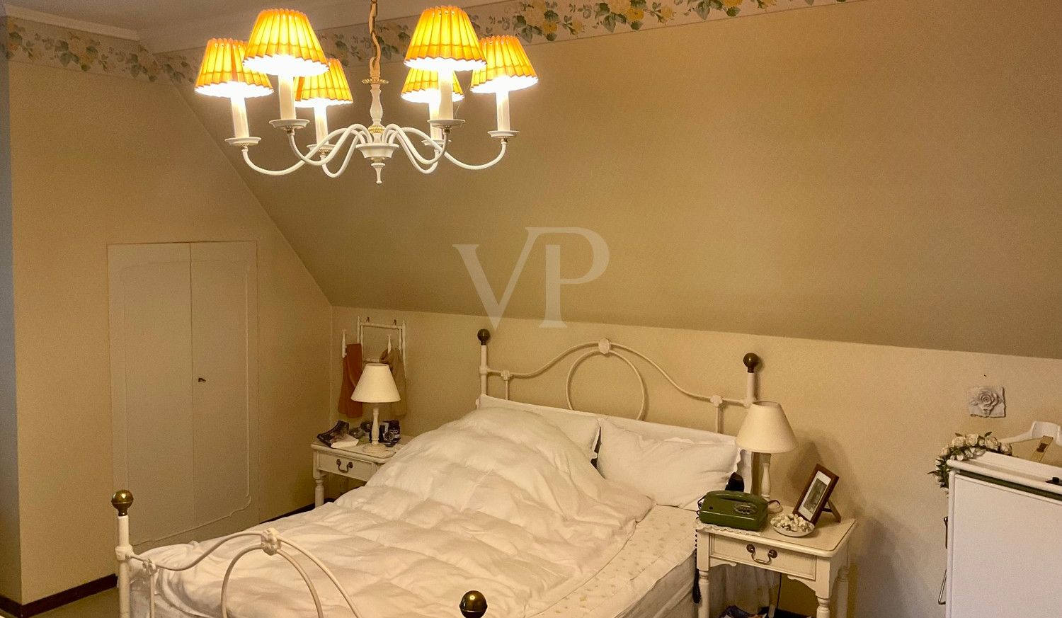 Schlafzimmer DG