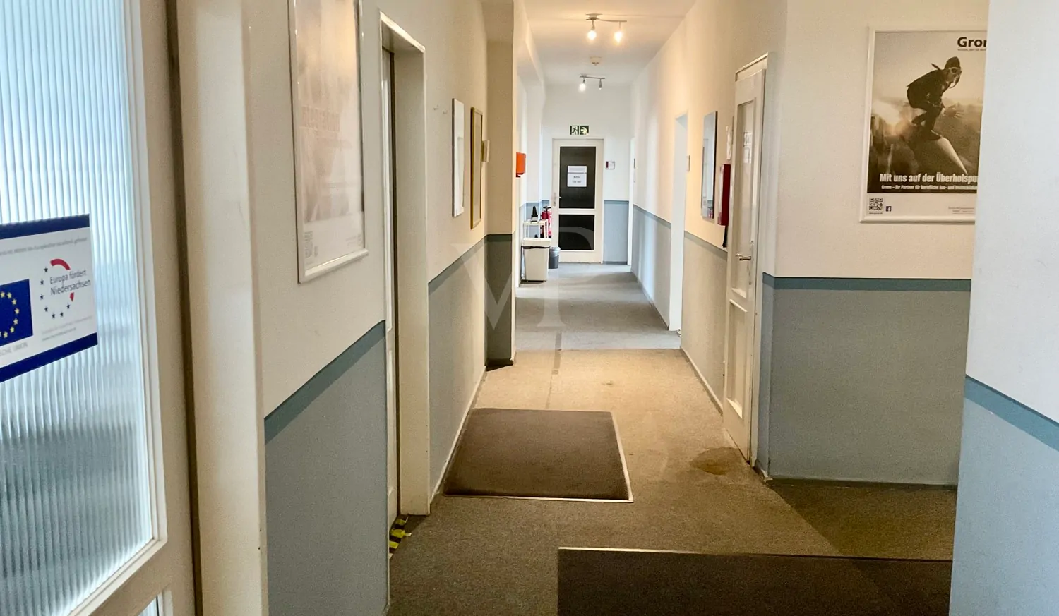 Büroetage mit TG-Stellplätzen zu vermieten – individueller Umbau durch den Vermieter möglich