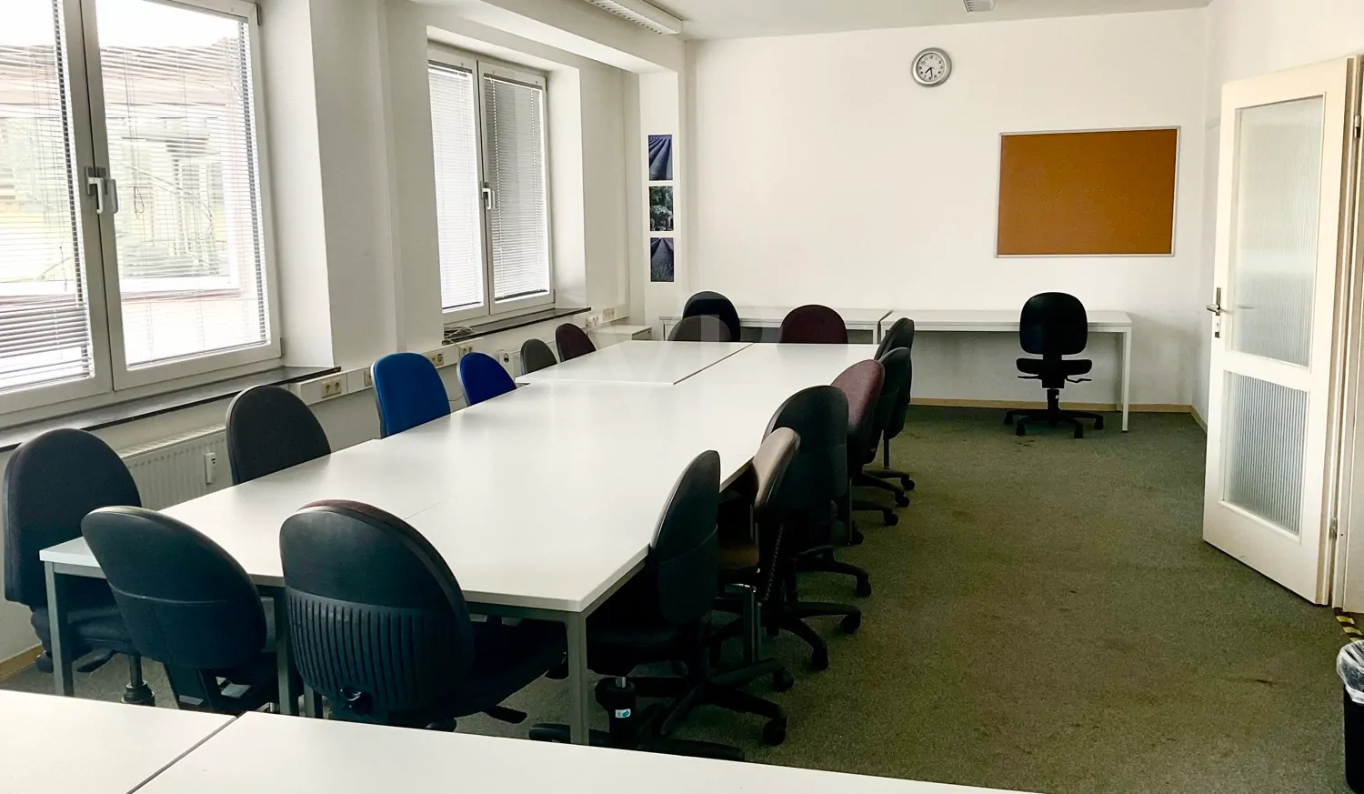 Büroetage mit TG-Stellplätzen zu vermieten – individueller Umbau durch den Vermieter möglich