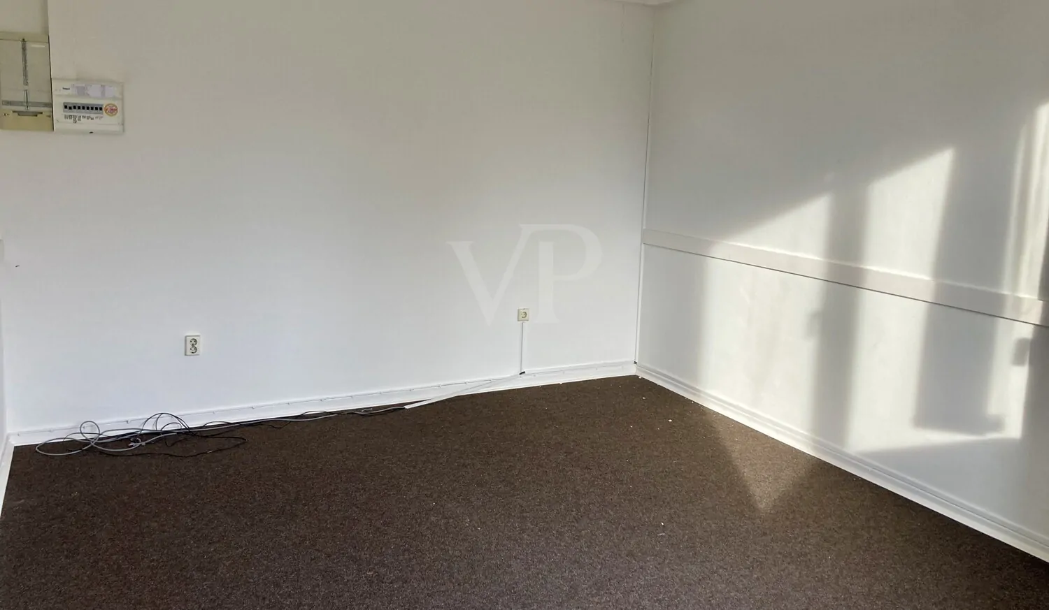 Büroetage mit TG-Stellplätzen zu vermieten – individueller Umbau durch den Vermieter möglich