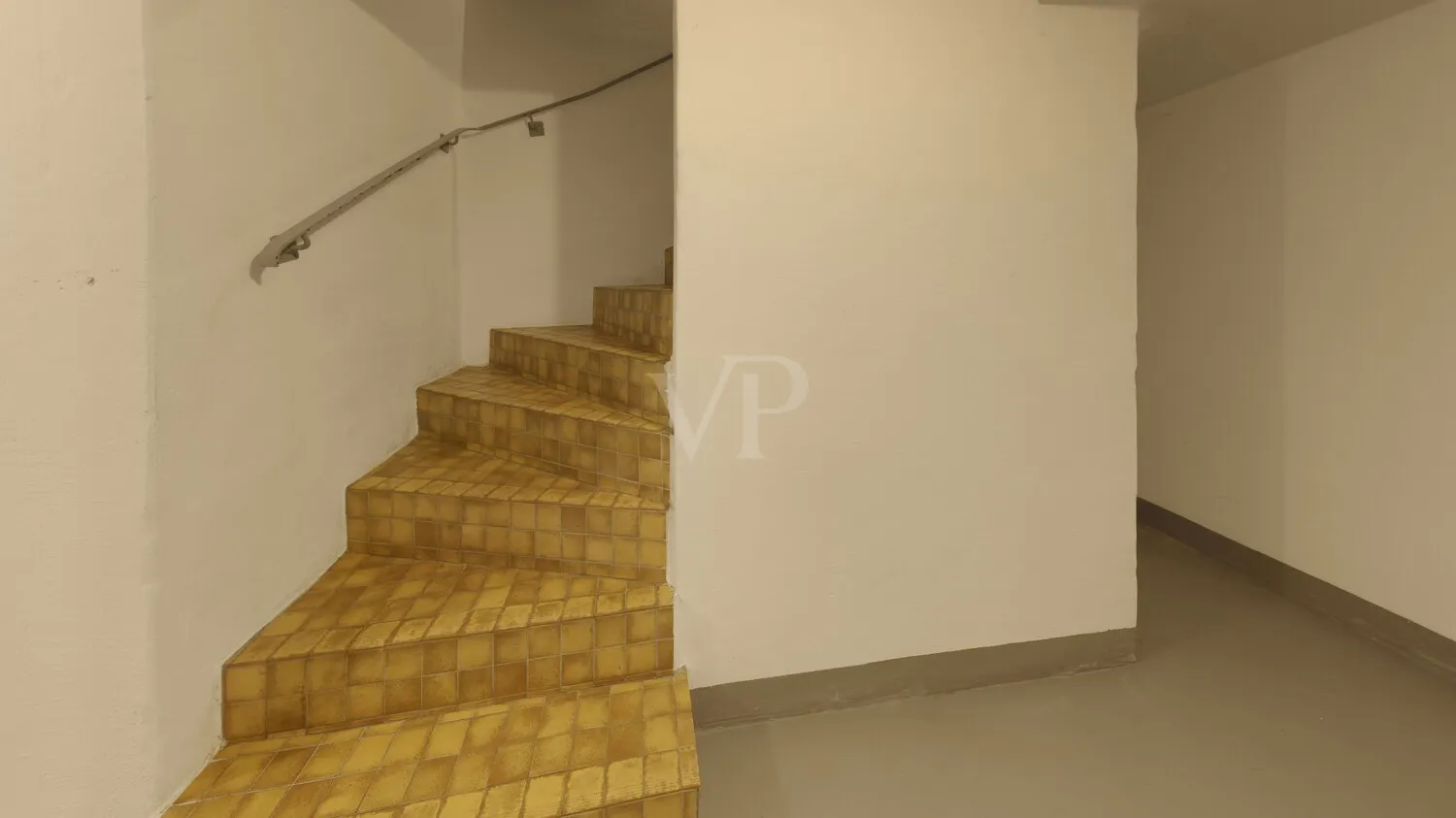 UG Treppenabgang Hauptwohnung und Einliegerwohnung