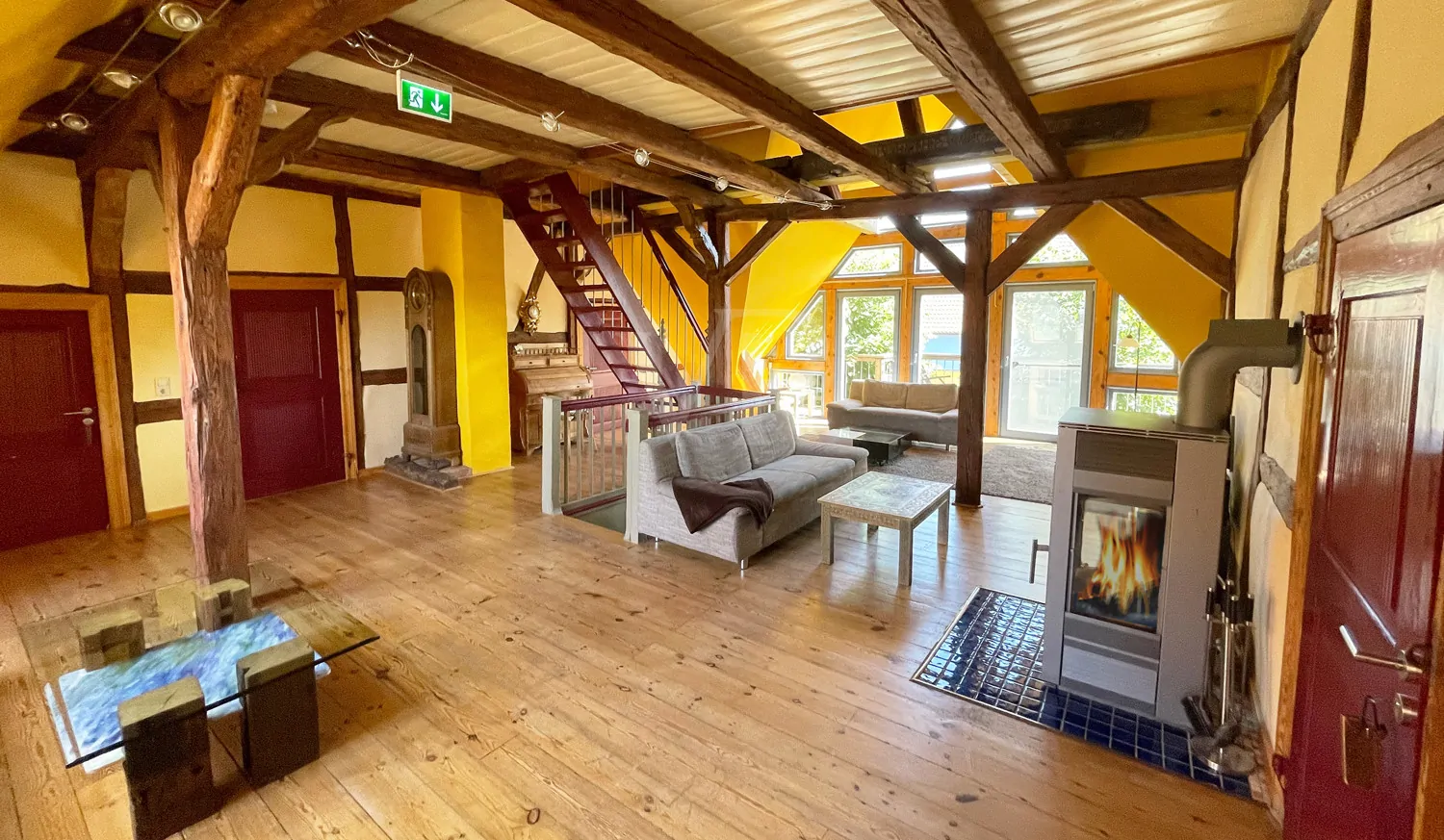 Wohn-Diele mit Kaminofen