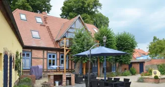 von_poll_real_estate_property_25239210_image_0