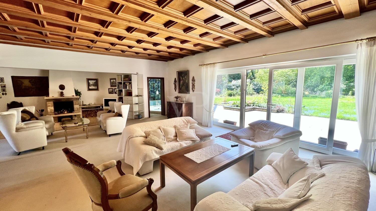 Wohnbereich mit Blick in den Garten